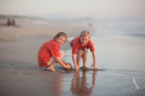 Portraits by Shanti / Shanti Duprez / Low Tide / Half Moon Bay / Beach Photography / Sibling Photography / Sunset Photography / Roosevelt Beach